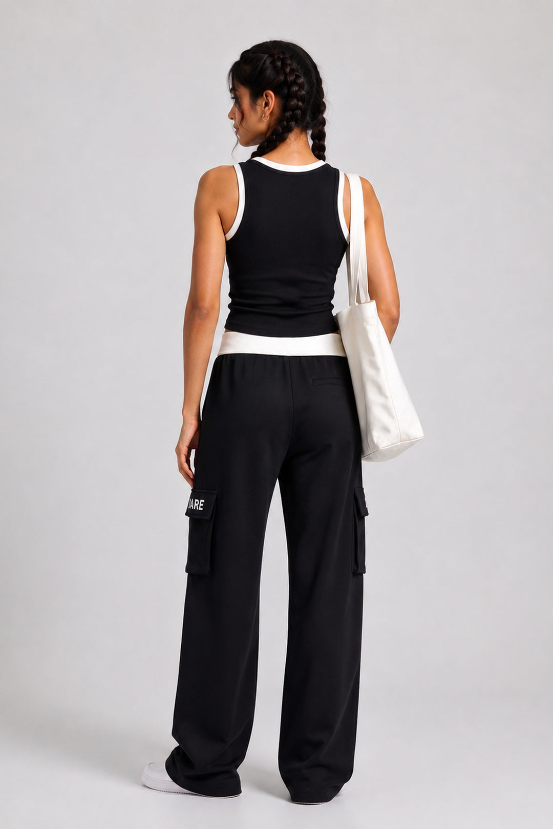The Dream & Dare Colony Black Utility Set