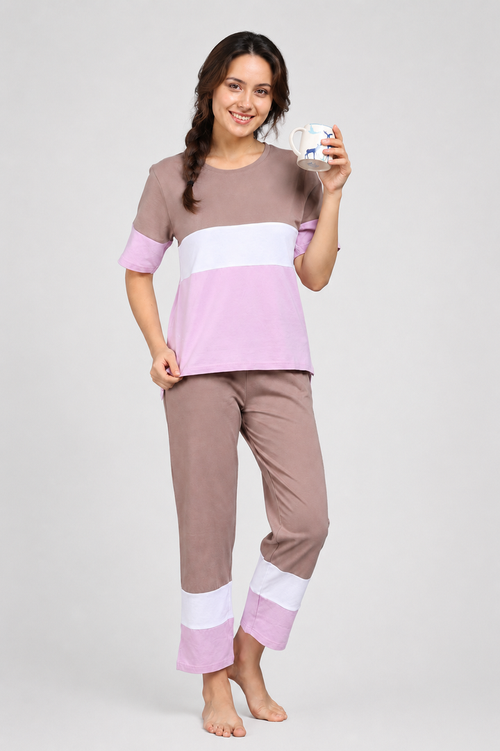 Slumber Everyday Amber Glow Lounge Set Made of Cotton