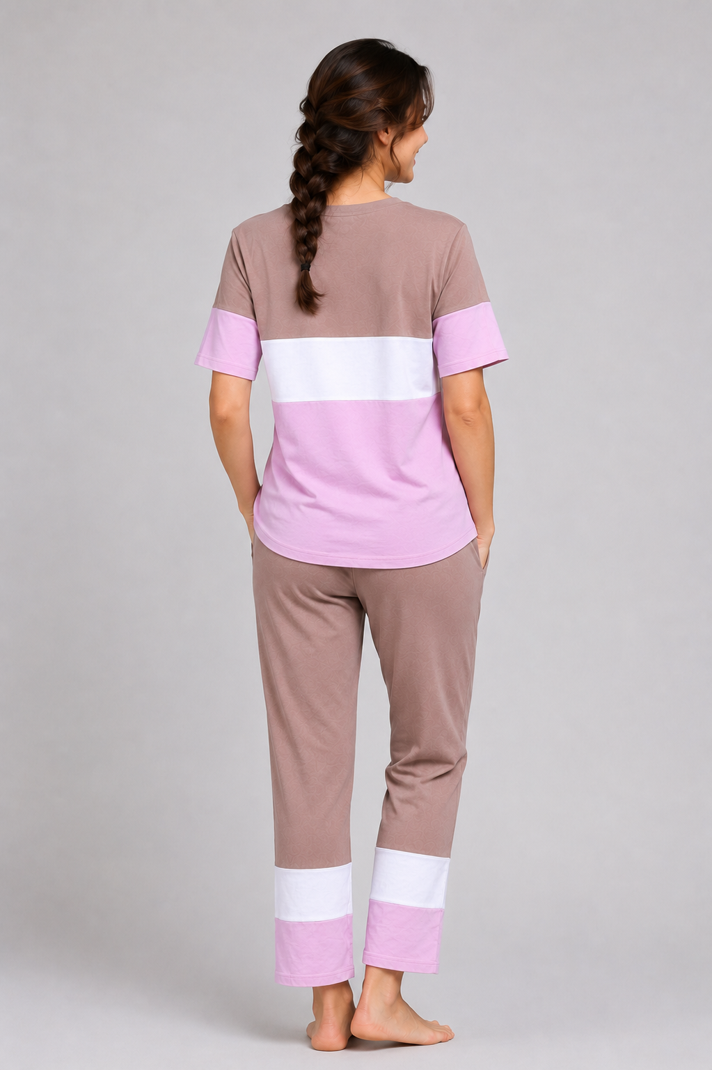 Slumber Everyday Amber Glow Lounge Set Made of Cotton