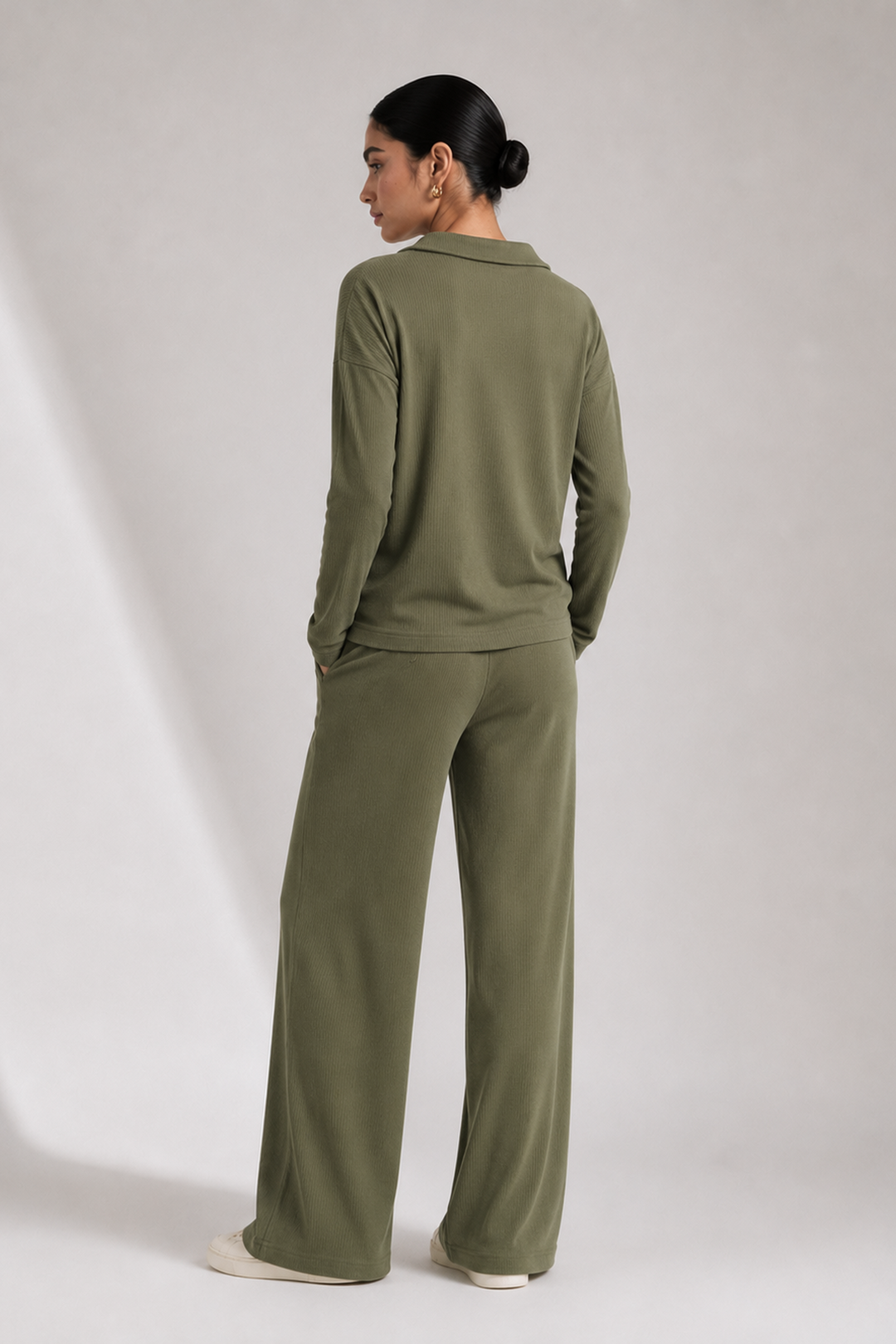 AirLuxe Rib™ Olive Vneck Full Sleeve Collared Top