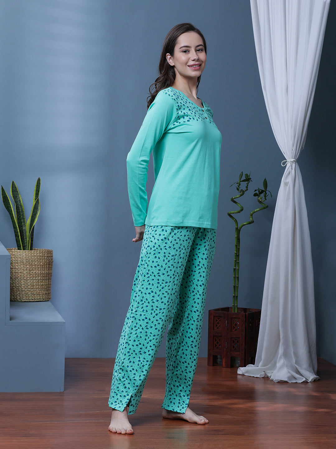 pistach green full sleeves floral Printed Pyjama set